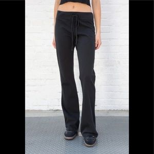 Brandy Melville black Hilary yoga pants